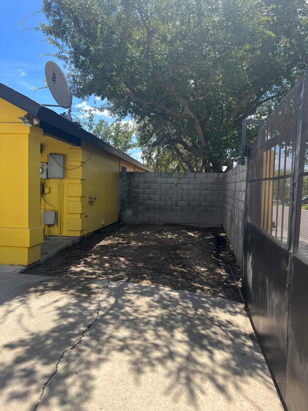 Photo - 409 Gaucho Ln