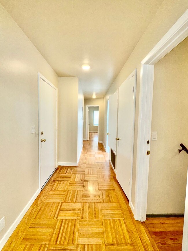 Beautiful Outer Sunset remodeled home, hug... - Beautiful Outer Sunset remodeled home, hug...