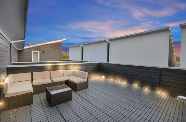 Photo - 502 Schweikhardt St