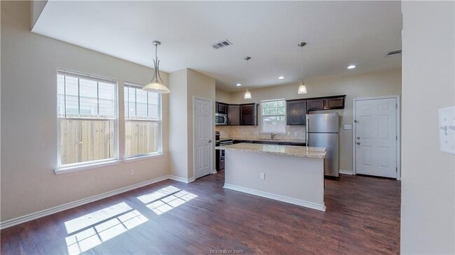 Photo - 203 Sterling St House