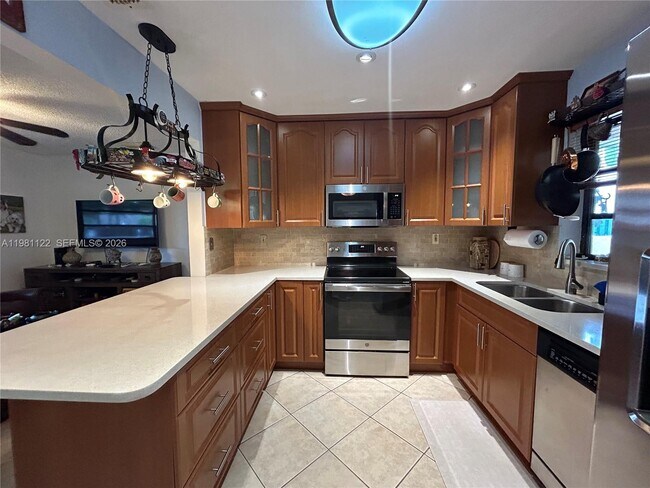 Building Photo - 10818 SW 72nd St