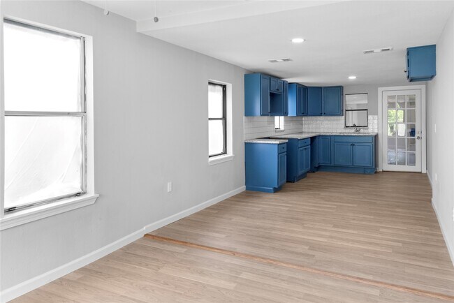 Photo - 10118 Norvic St