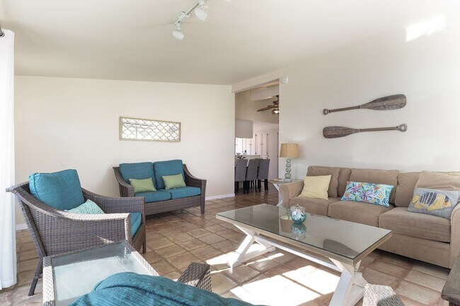 Photo - 207 Rossmore- MFR Unit 1