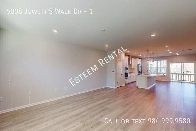 Photo - 5008 Jowett's Walk Dr