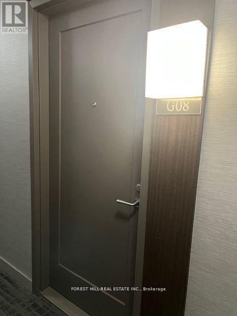 Photo - 310 Tweedsmuir Ave