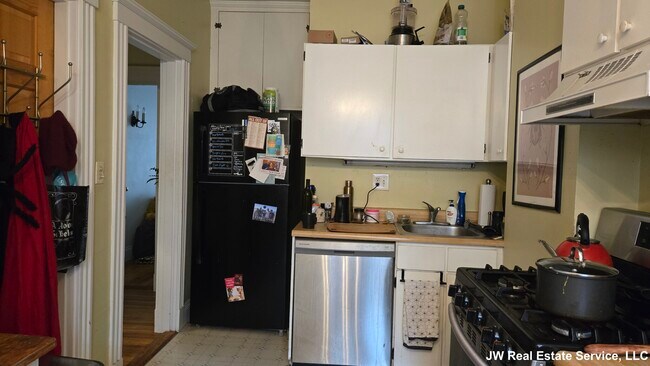 Photo - 1986 Commonwealth Ave