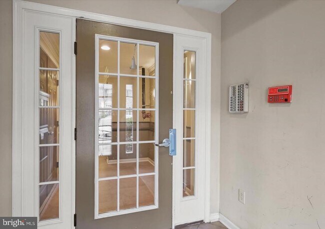 Building Photo - 5307 Wyndholme Cir Unit 102