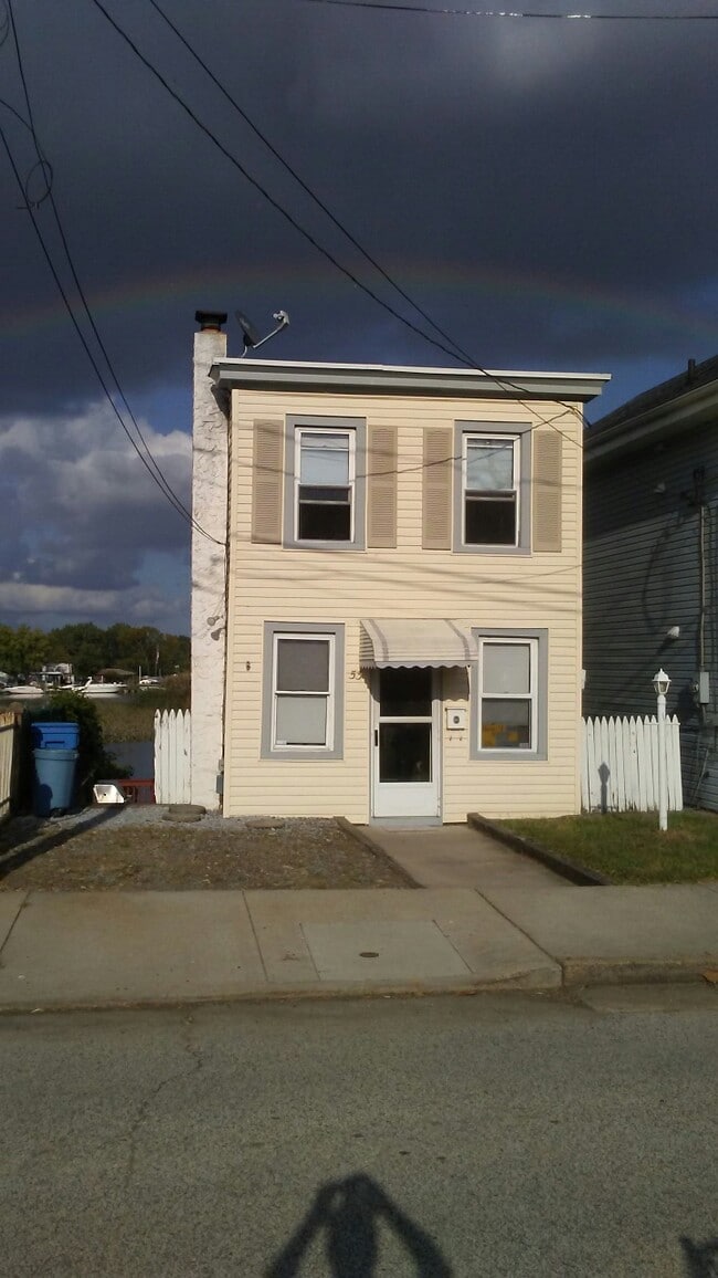 Building Photo - 53 Edgewater ave Rental