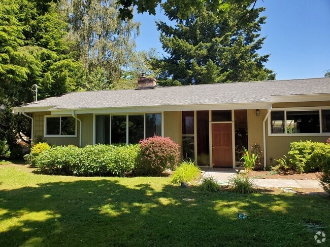Building Photo - Modern Upgraded 3 bedroom Rambler Rental