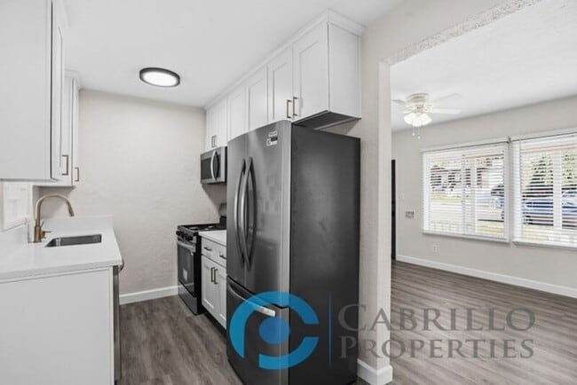 Photo - 2412 Chicago St