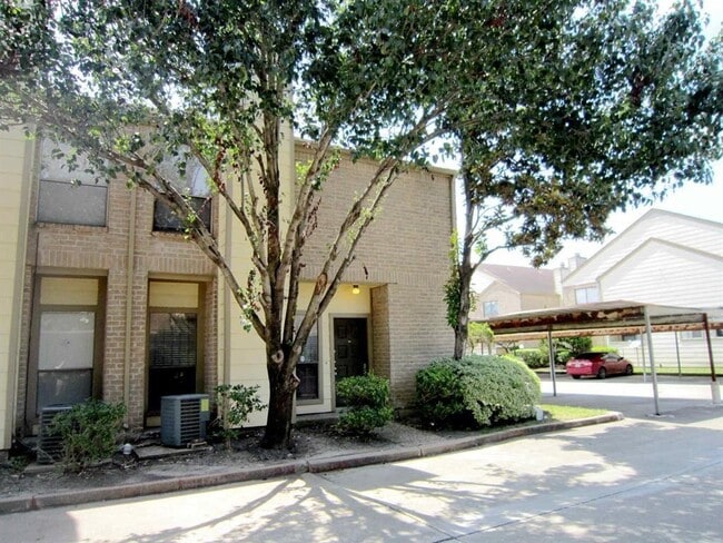 Building Photo - 8299 Cambridge St Unit 403