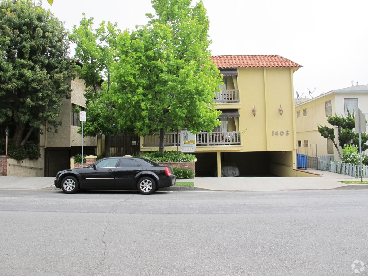 Photo - 1408 Armacost Ave Unidad 6