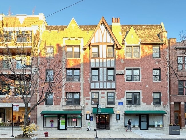 Building Photo - 4834 N Damen Ave