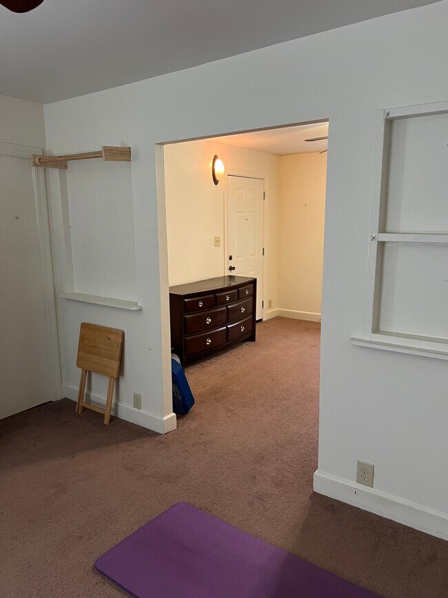 Photo - 1121 Poindexter St Unit 1121 Poindexter St Apt B