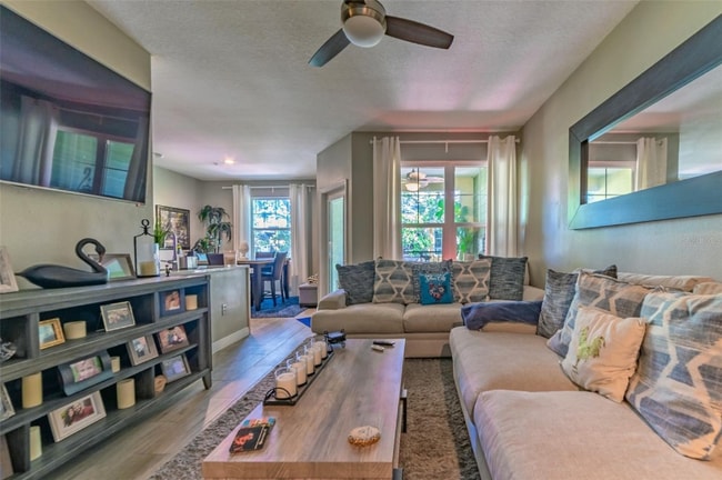 Photo - 1910 E Palm Ave Unidad 10310