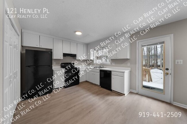 Photo - 121 Henley Pl
