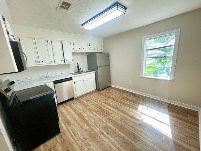 Photo - 118 Pleasant St