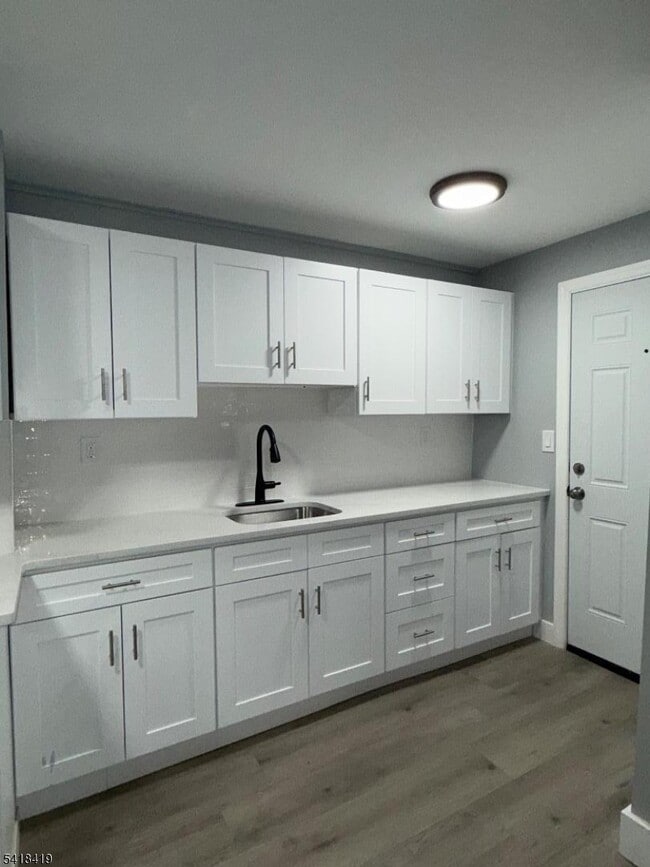 Building Photo - 23 1/2 Dr Martin Luther King Jr Blvd Unit 1