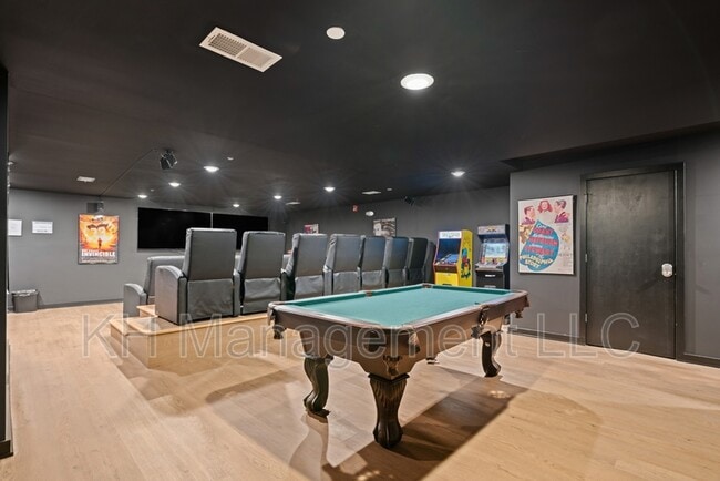 Photo - 630 Moore St