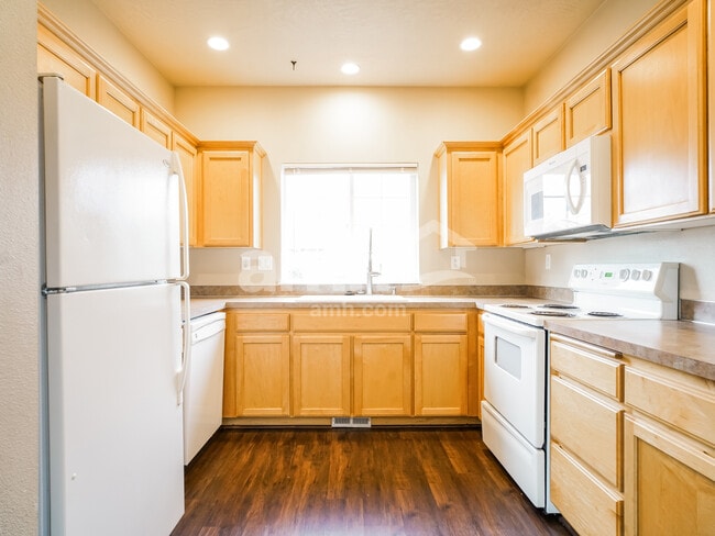 Photo - 3856 Oranda St