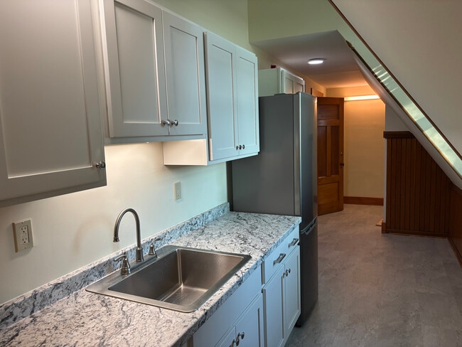 Photo - 142 Main St E Unit 3W