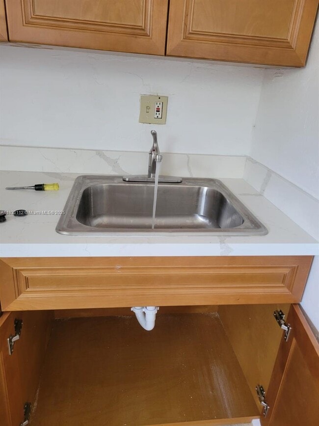 Building Photo - 1406 NW 2nd Ave Unit 2 Rental