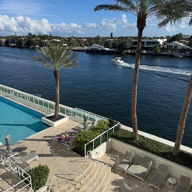 Building Photo - 20201 E Country Club Dr Unit 409 Rental