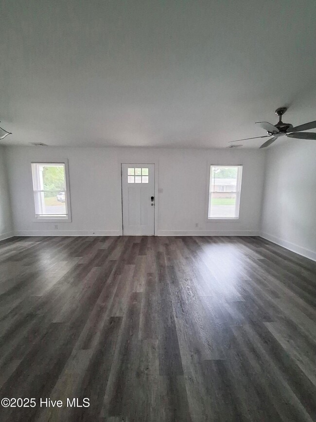 Photo - 605 W 14th Ave