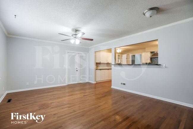 Photo - 1512 Oxford Ct