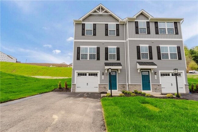 Photo - 159 White Oak Dr