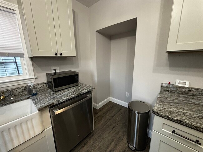 Photo - 546 Nantasket Ave Unit 3