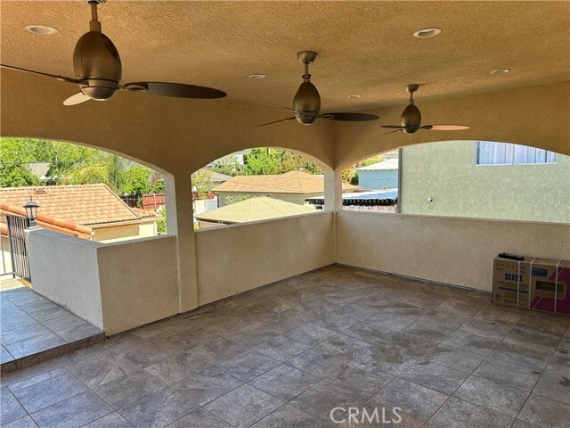 Photo - 719 E Harvard Rd