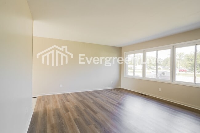 Photo - 4663 E Livingston Ave