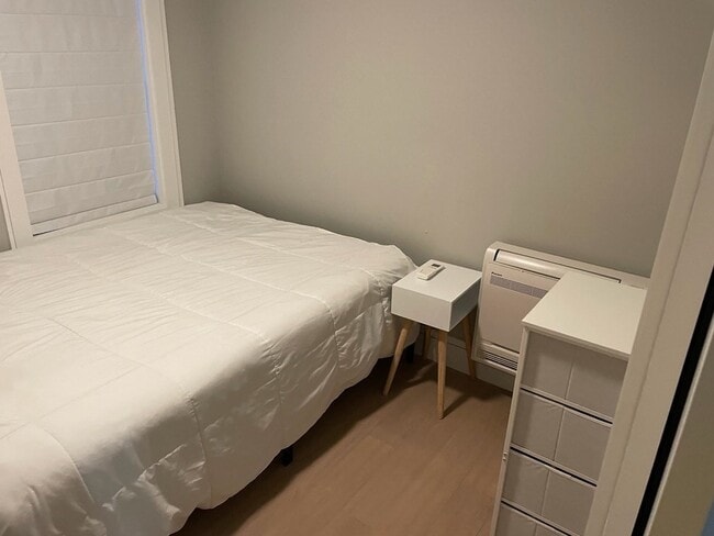 Photo - 194 North End Blvd