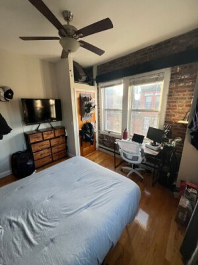 Photo - Renovated North End 4 Bed/2 Bath on Fleet St.  STUDENT FRIENDLY, AVAILABLE SEPT 1ST!!!!