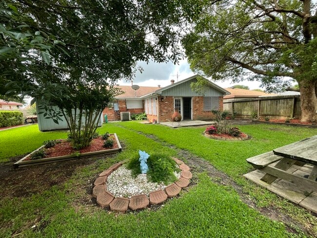 Spacious BackYard - 2718 19th Ave N