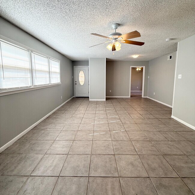 Photo - 2806 54th St