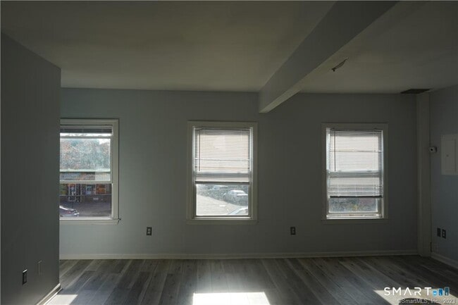 Photo - 541 Whalley Ave
