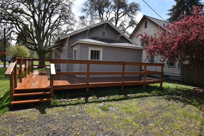 Photo - Cozy 2-Bedroom Home Near West Albany High School!