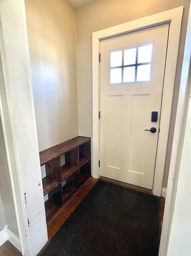 Photo - 1523 W Clark St