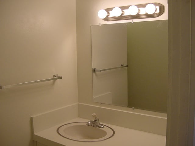 Photo - Holiday Manor studio, secured building, laminate wood flooring!