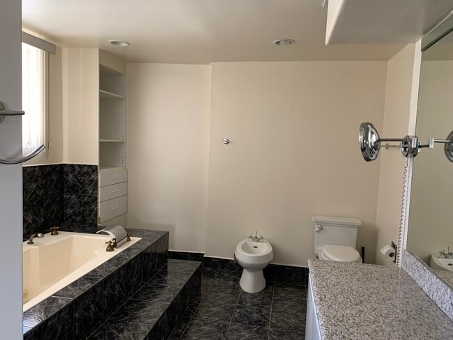 Photo - 7711 Sausalito Ave