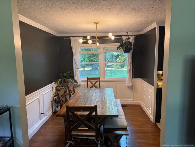 Photo - 3119 Baker St