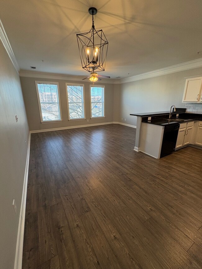 Photo - 2310 Elliott Ave Unit 823