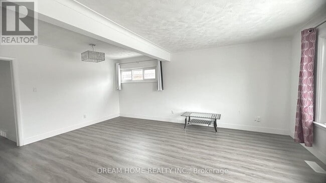 Photo - 83 Cornwallis Dr