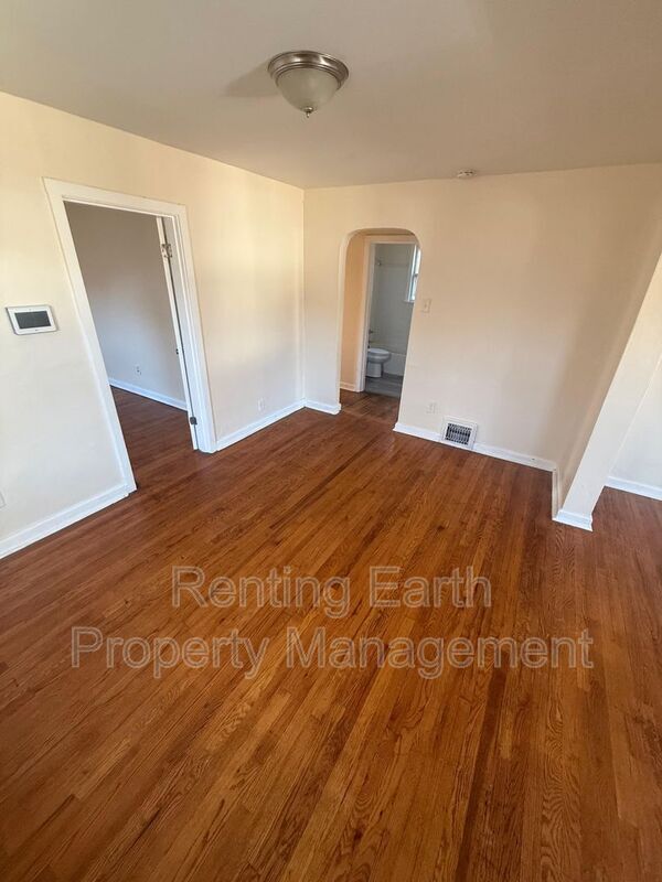 Photo - 7138 Garesche Ave