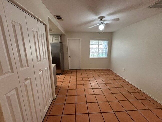 Photo - 2087 S 9th St