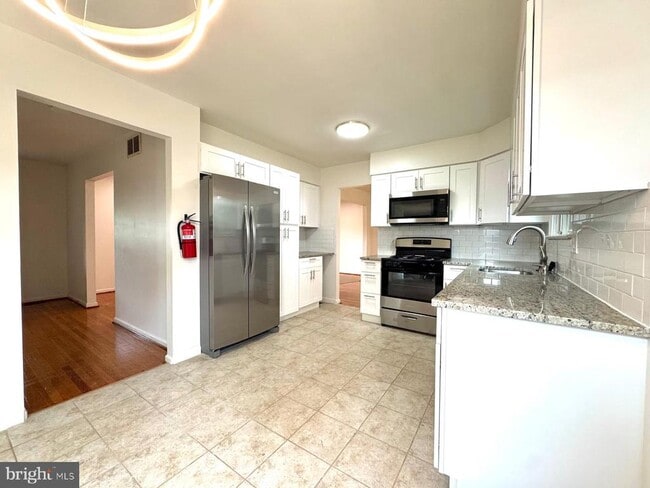 Photo - 1104 Hudson Ave