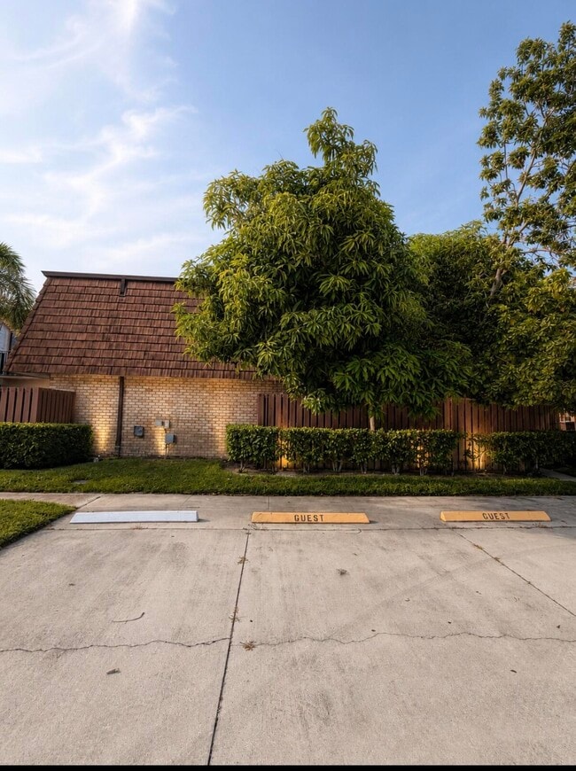 Photo - 1421 14th Ln