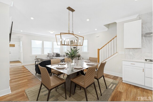 Photo - 451 Wendover Pkwy